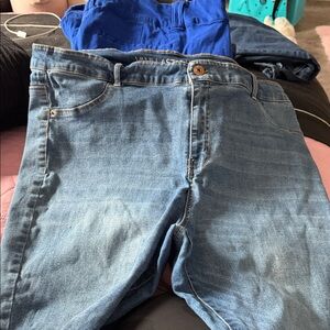 Vanilla Star Women's Light Blue Slim Straight Jeans